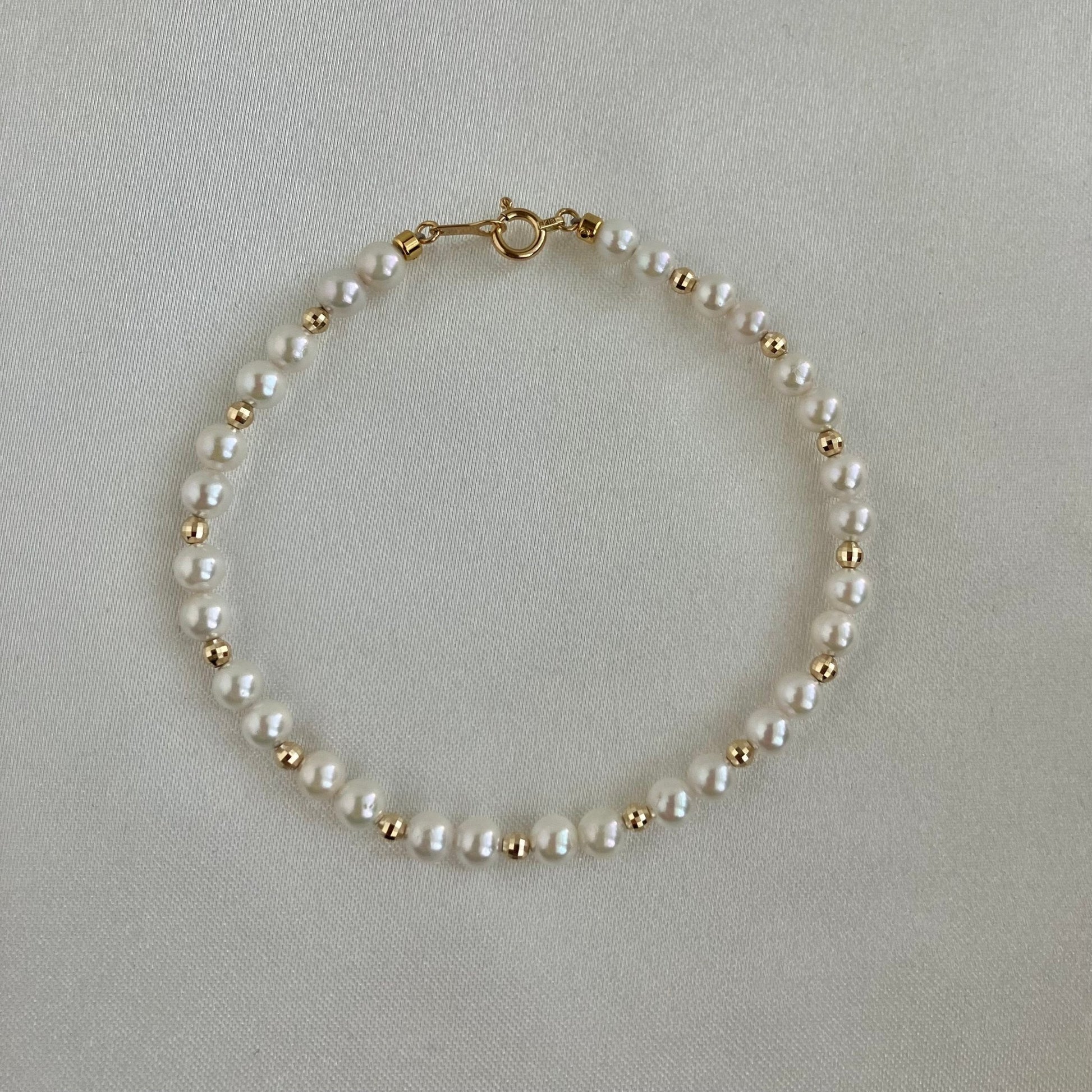 Delicate 4–4.5mm Akoya Pearl Beaded Bracelet in 18K Yellow Gold - KOKOPEARLJEWELRY - 5
