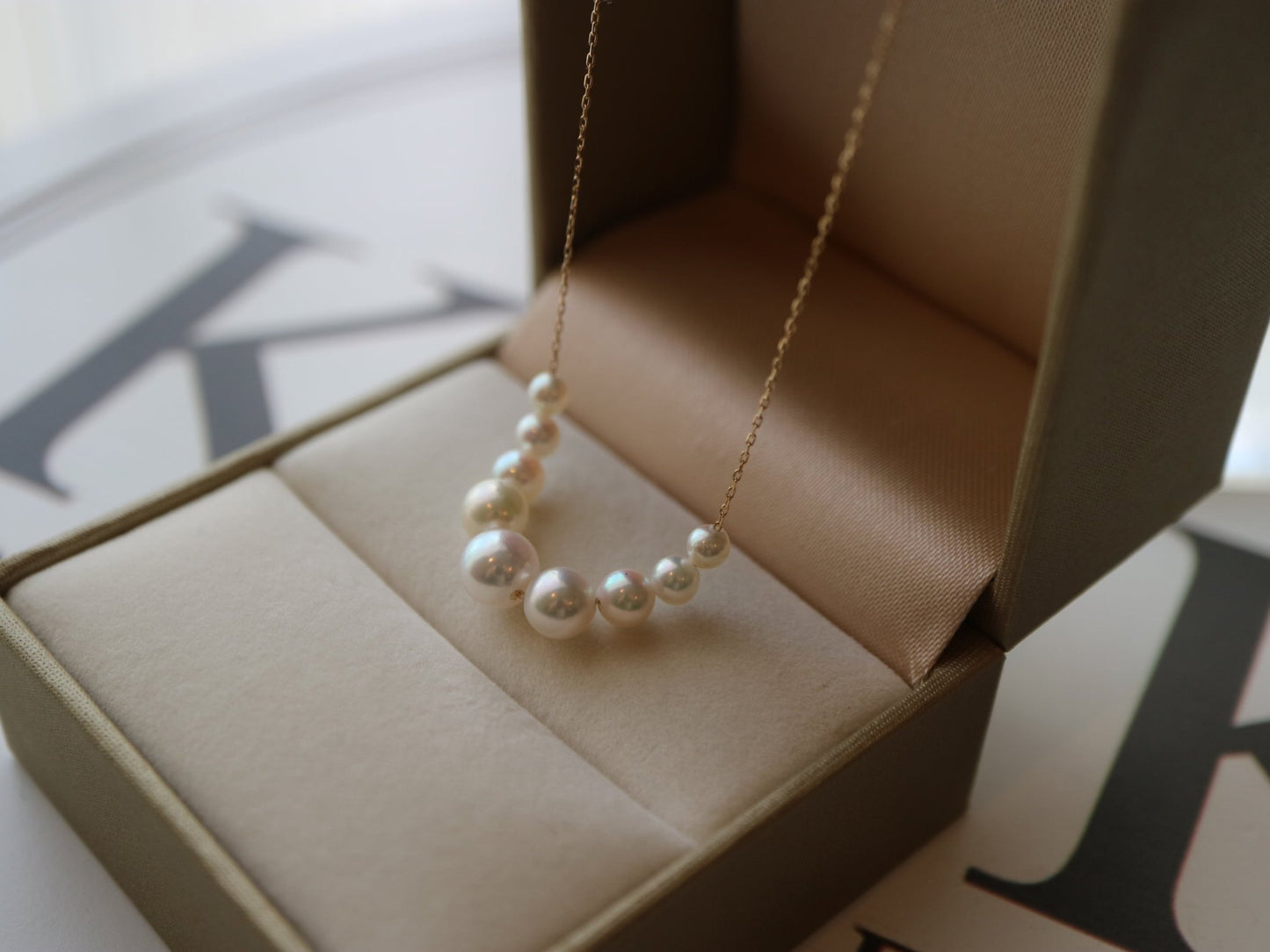 2.5 - 6mm Gradient Sized Akoya Pearl Smile Floating Pendant Necklace 18K Yellow Gold - KOKOPEARLJEWELRY - 8