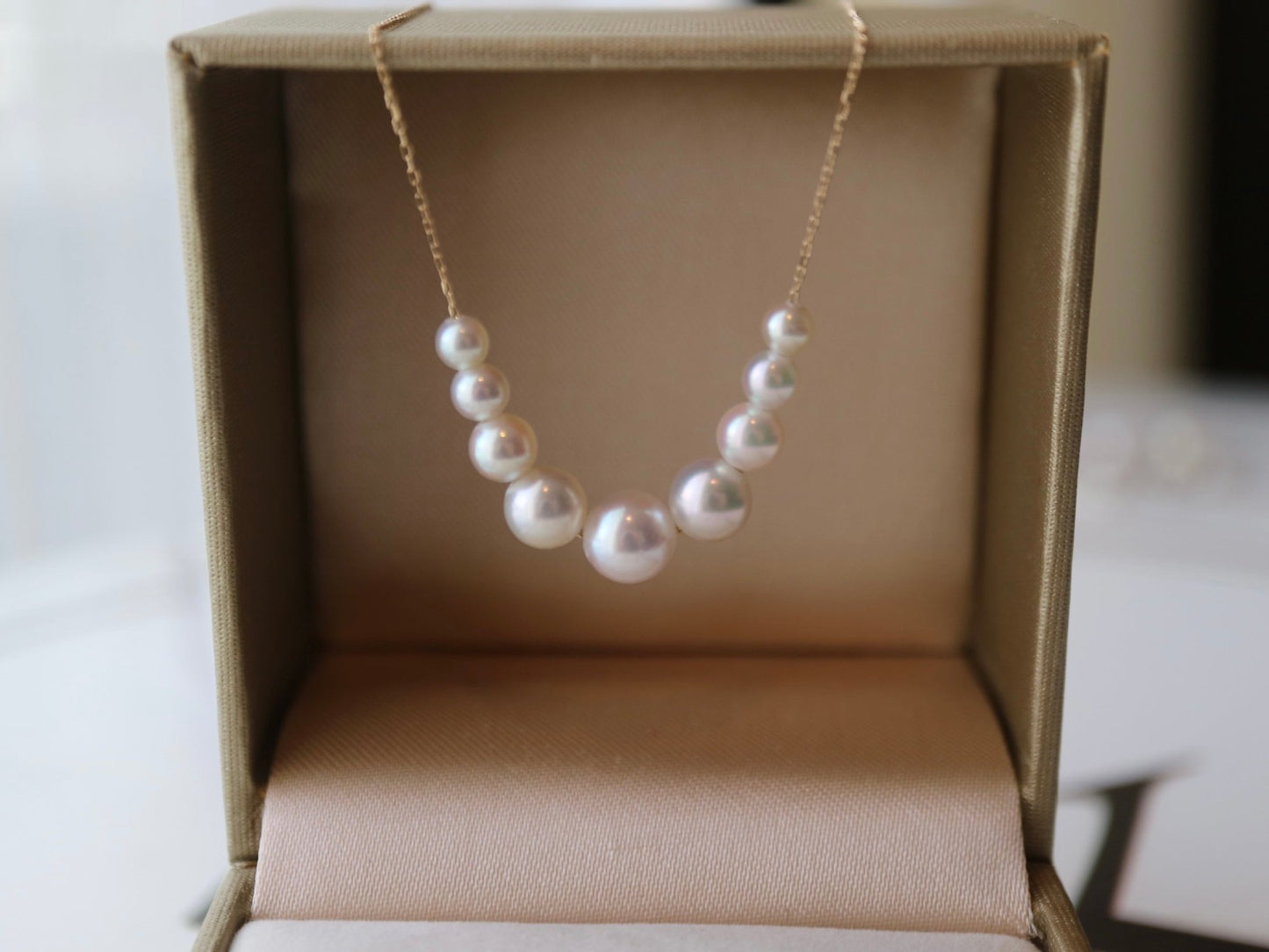 2.5 - 6mm Gradient Sized Akoya Pearl Smile Floating Pendant Necklace 18K Yellow Gold - KOKOPEARLJEWELRY - 5