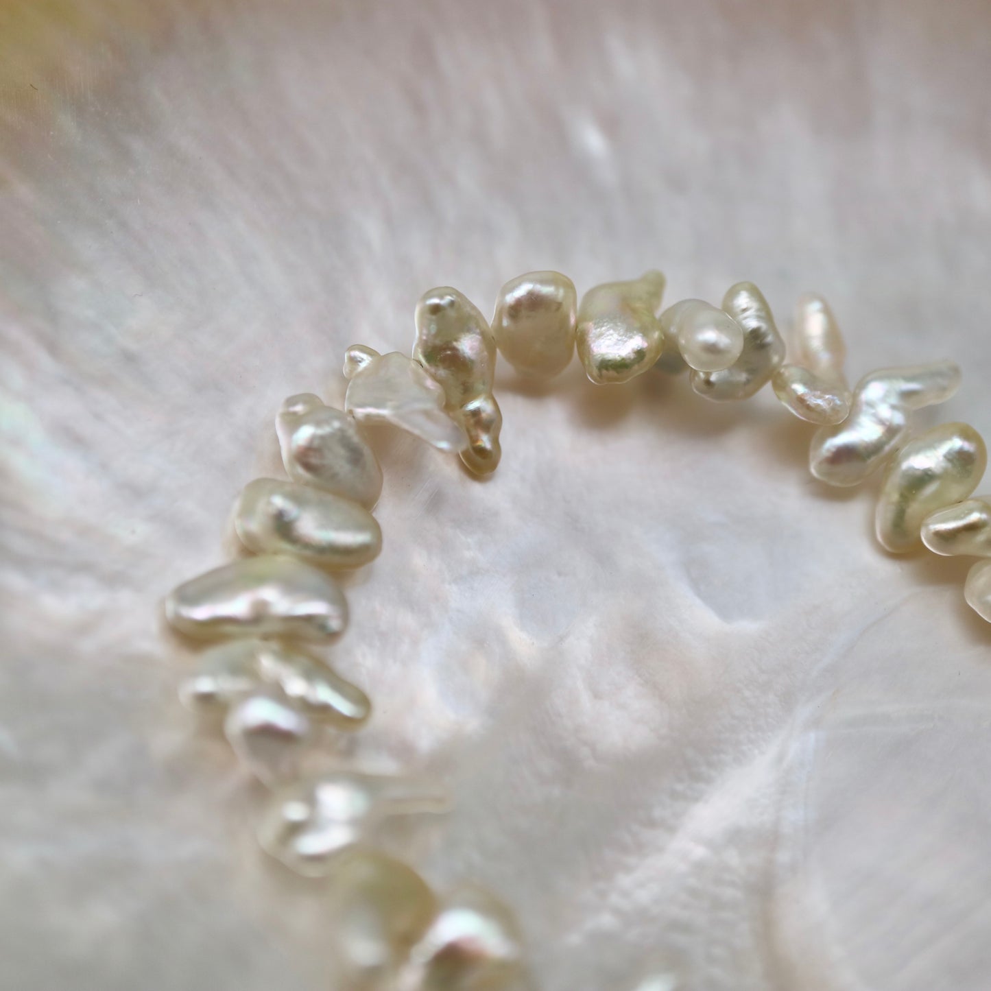 4+mm Champagne Tone Akoya Keshi Pearl Beaded Bracelet 18KYG