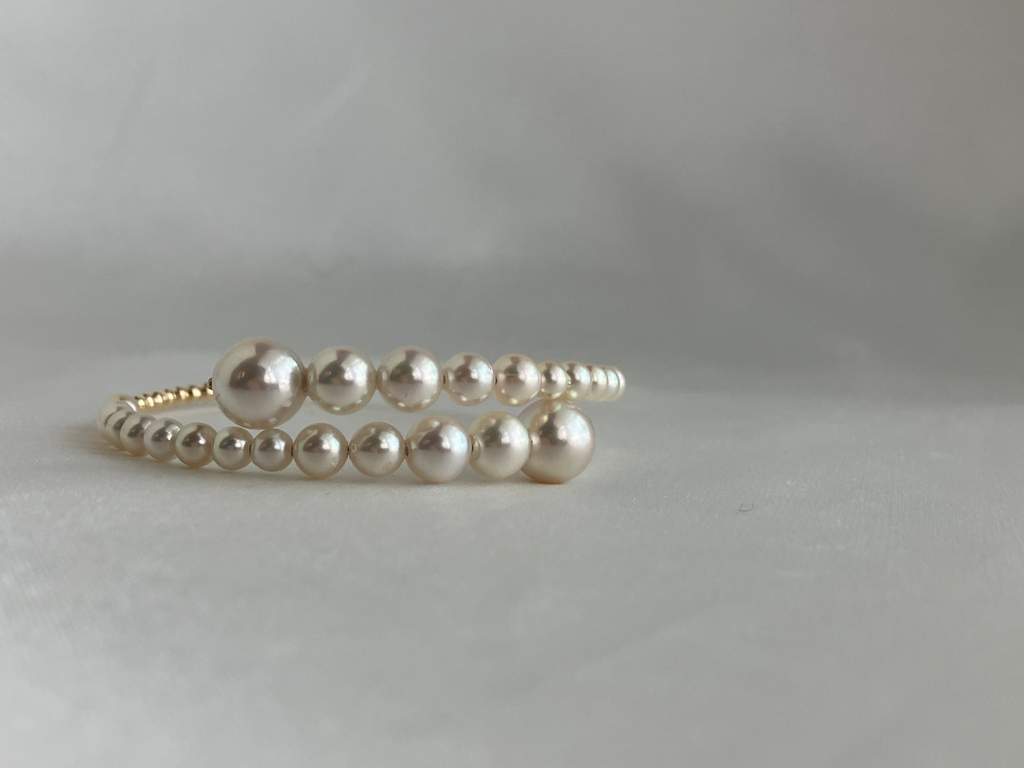 Gradient Size Akoya Pearl 10K/18K Gold Beads Flexible Memory Wire Bangle
