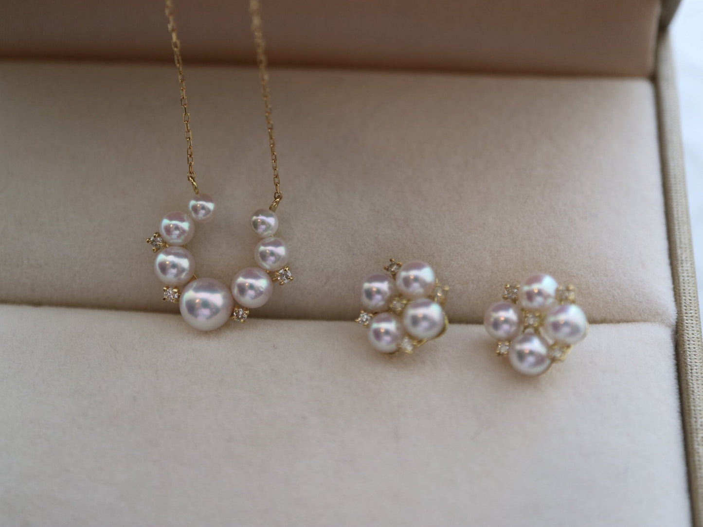 Gradient Sized Baby Akoya Pearl Diamond Horseshoe Shaped Pendant Necklace 18K Gold - KOKOPEARLJEWELRY - 8
