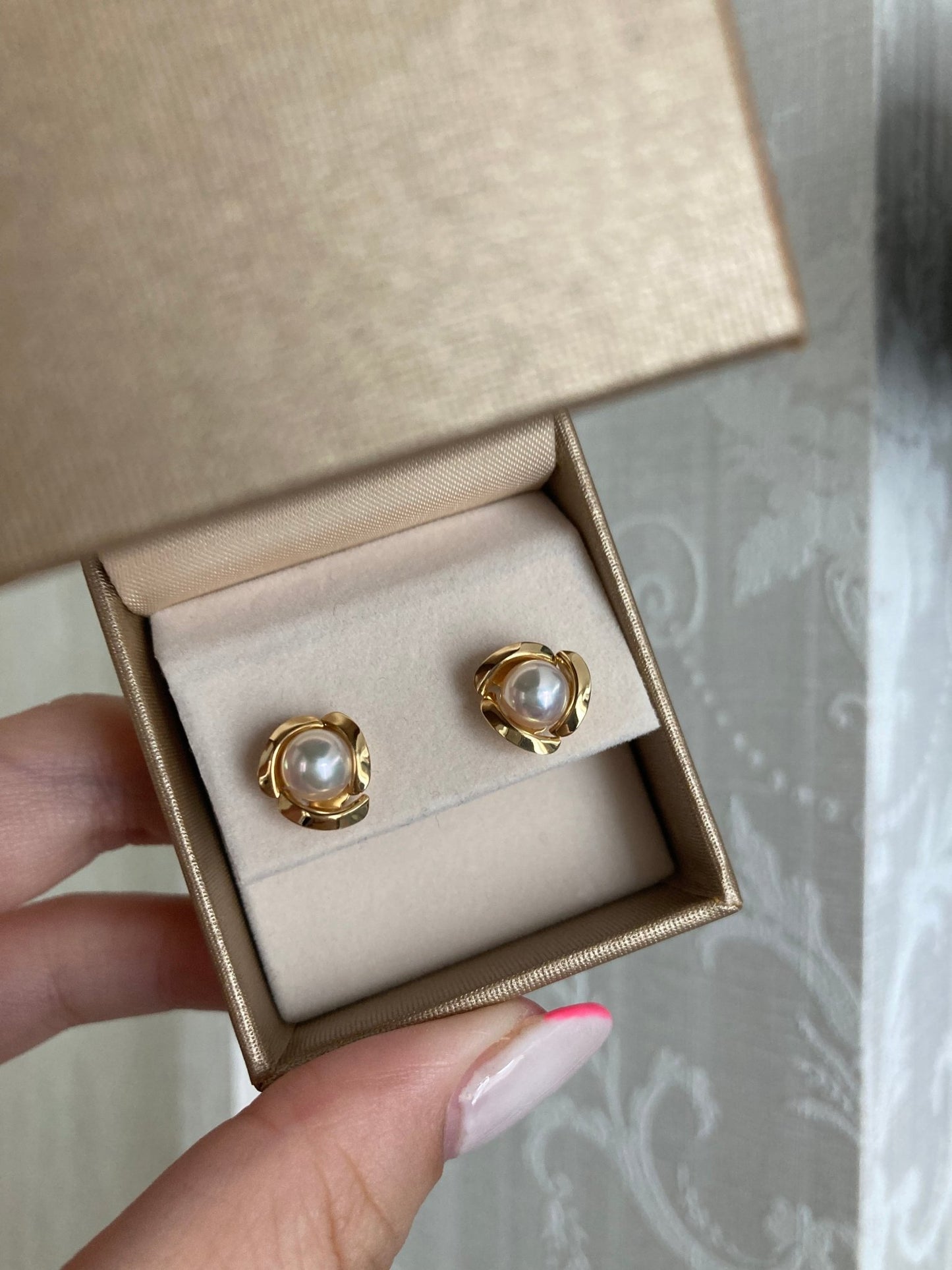 6.5mm Akoya Pearl Rosebud Stud Earrings 18K Yellow Gold - KOKOPEARLJEWELRY - 8