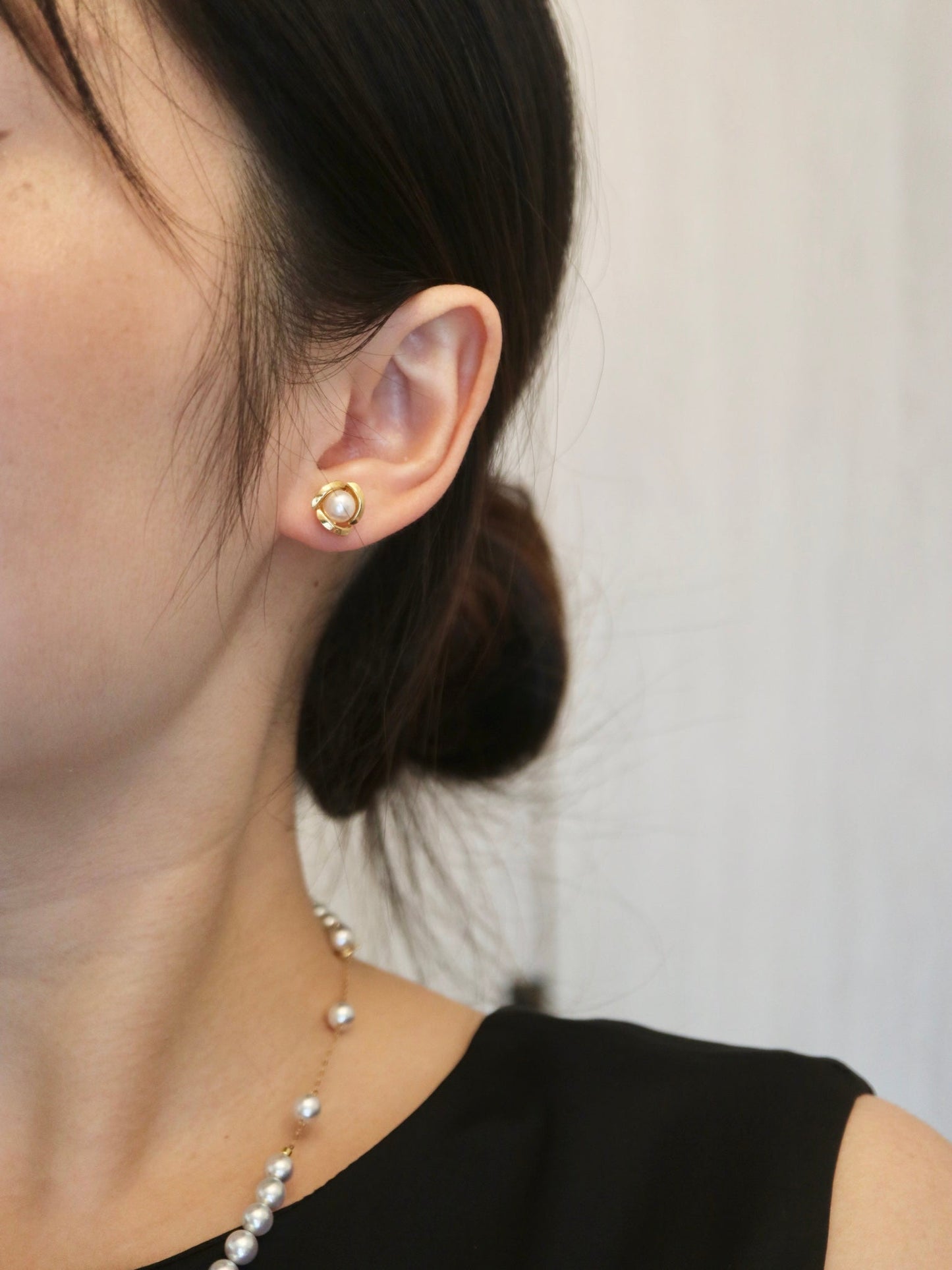 6.5mm Akoya Pearl Rosebud Stud Earrings 18K Yellow Gold - KOKOPEARLJEWELRY - 1