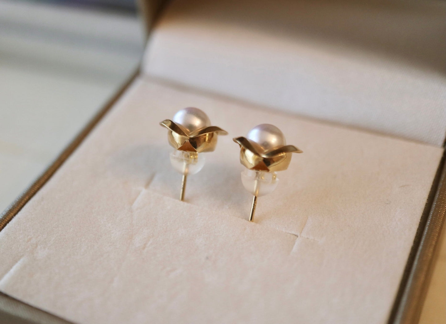 6.5mm Akoya Pearl Rosebud Stud Earrings 18K Yellow Gold - KOKOPEARLJEWELRY - 4