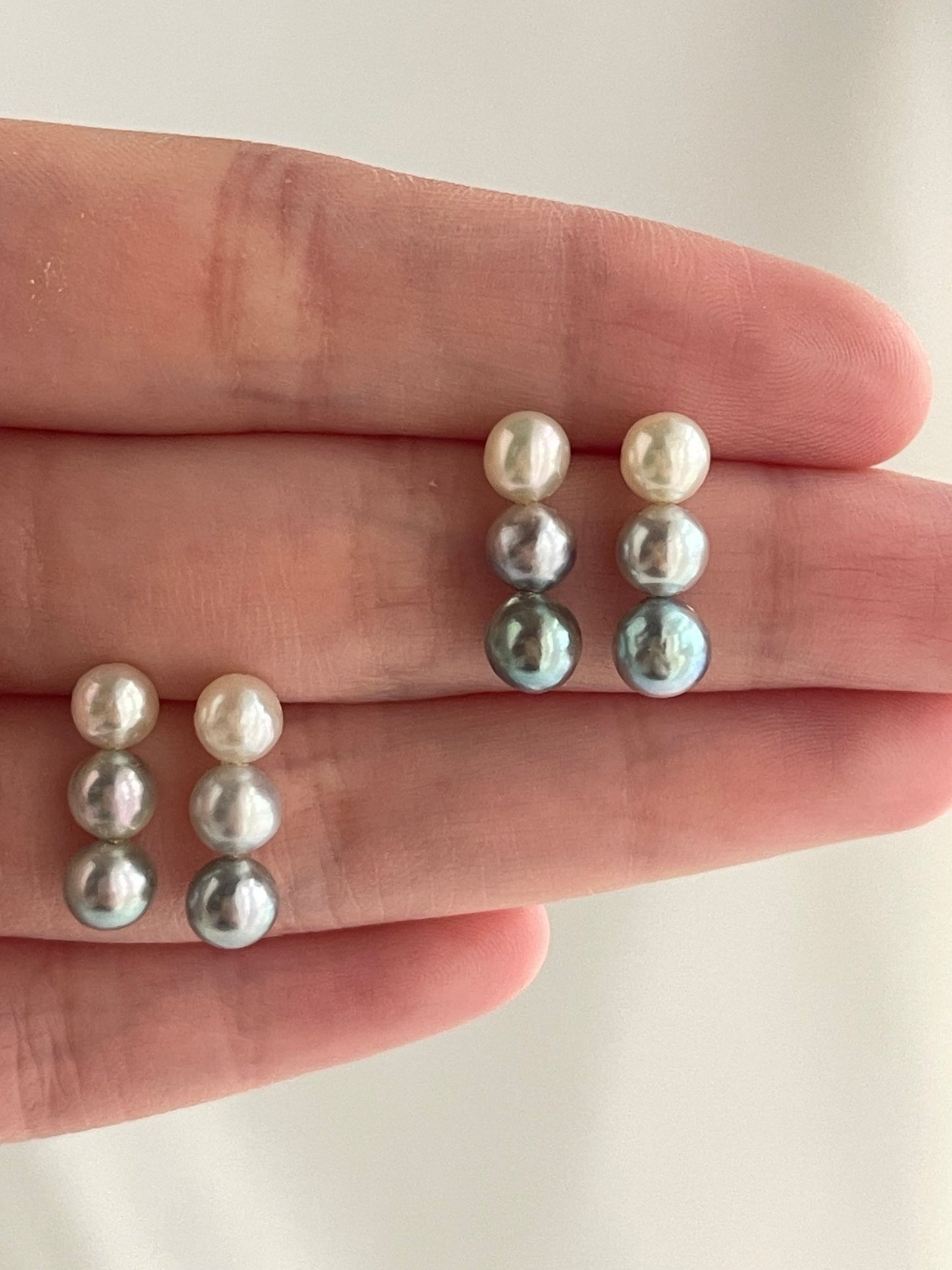 Natural Silver Blue 5mm Akoya Pearl Bar Earrings 18K Yellow Gold - KOKOPEARLJEWELRY - 7