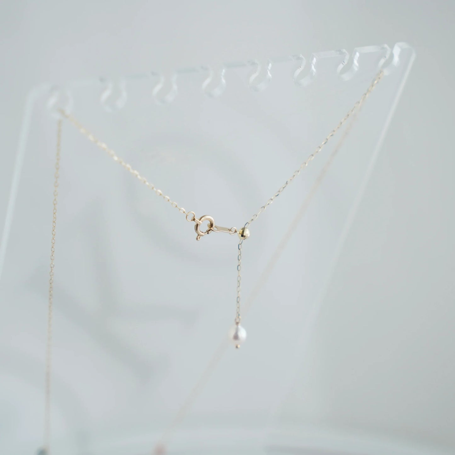 Dây chuyền mặt dây chuyền ngọc trai Akoya hình trái tim vàng kết hợp đá Sapphire nhiều màu 10K vàng