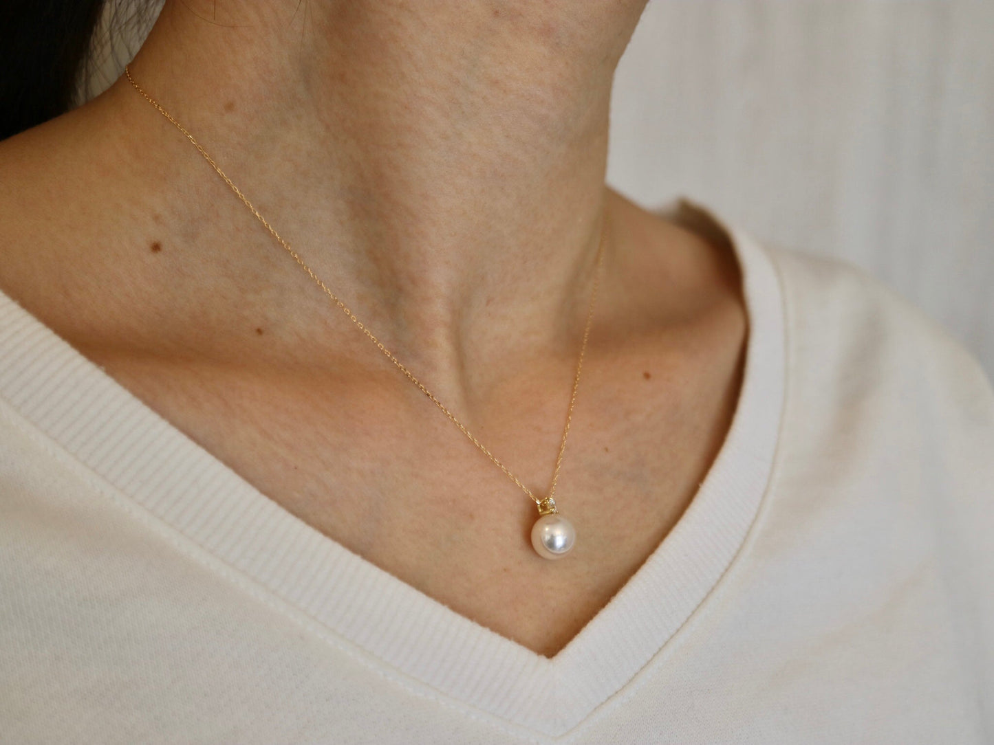 Mirror Like Lustre 8.5mm Akoya Pearl Diamond Pendant Necklace 18K Yellow Gold - KOKOPEARLJEWELRY - 4