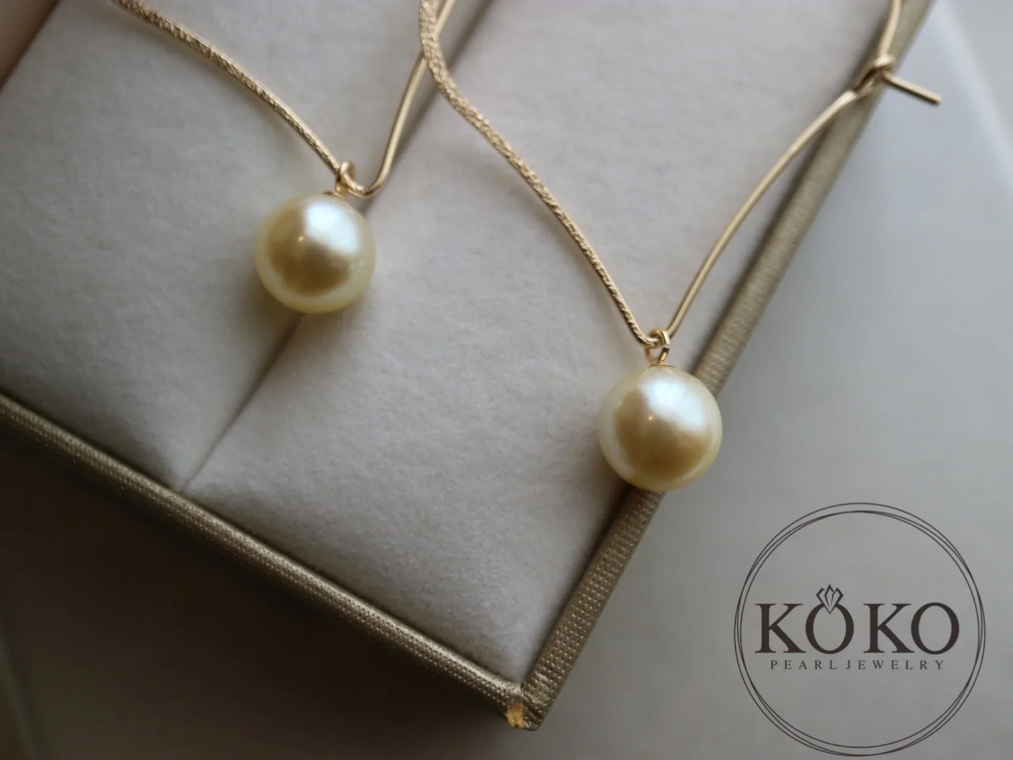 Natural Cream Golden Akoya Pearl Bông Tai Hình Trái Tim Vòng 10K Vàng