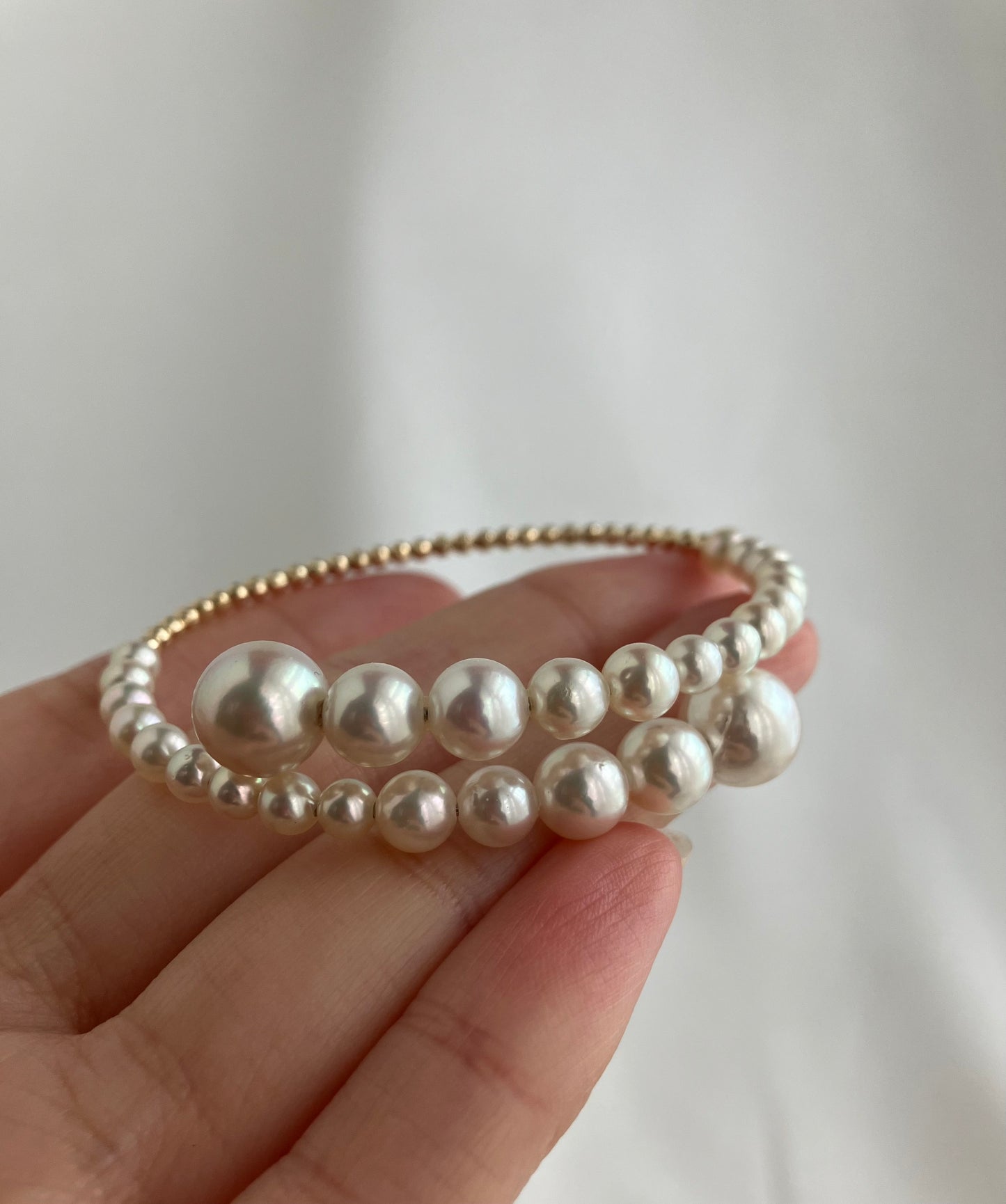 Gradient Size Akoya Pearl 10K/18K Gold Beads Flexible Memory Wire Bangle