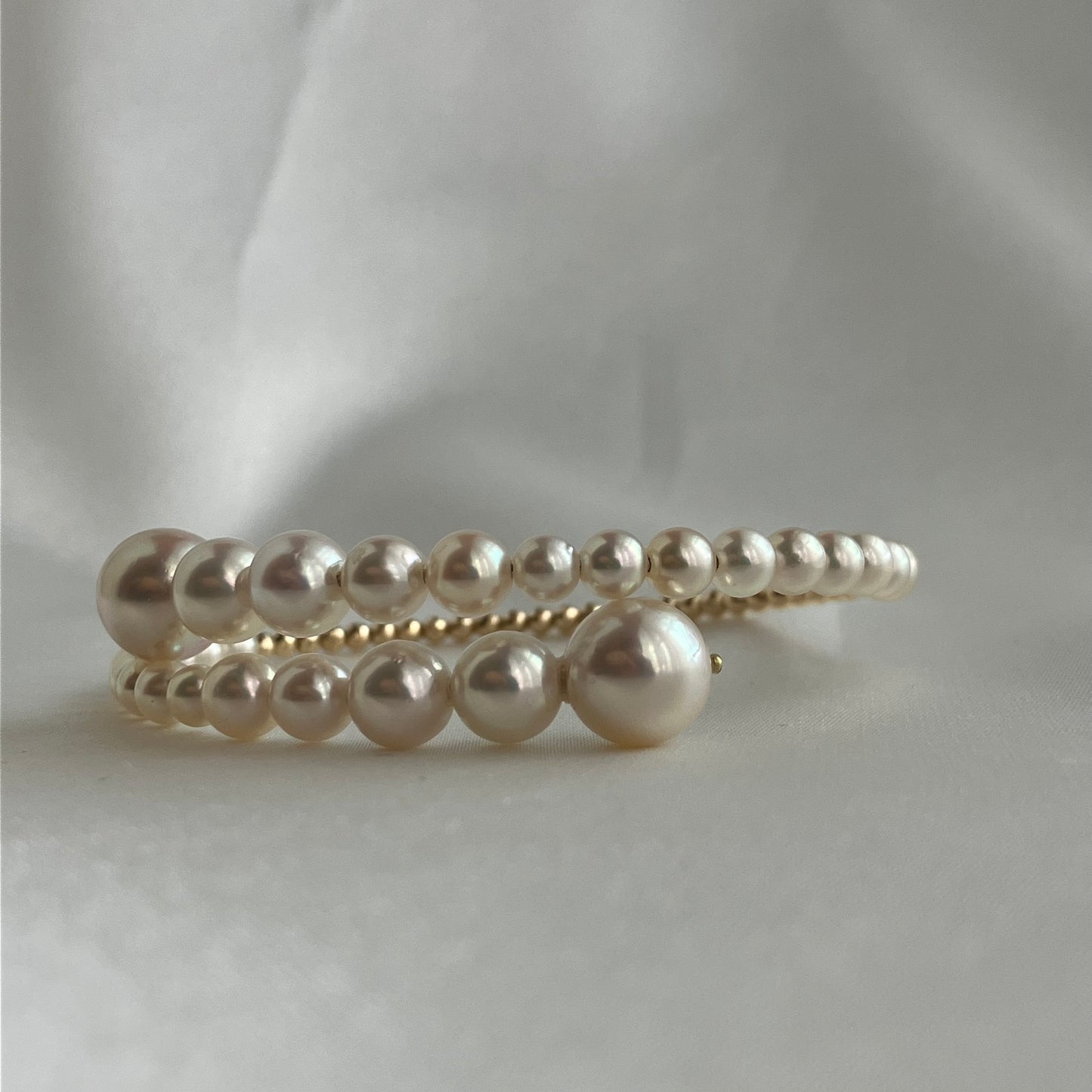Gradient Size Akoya Pearl 10K/18K Gold Beads Flexible Memory Wire Bangle