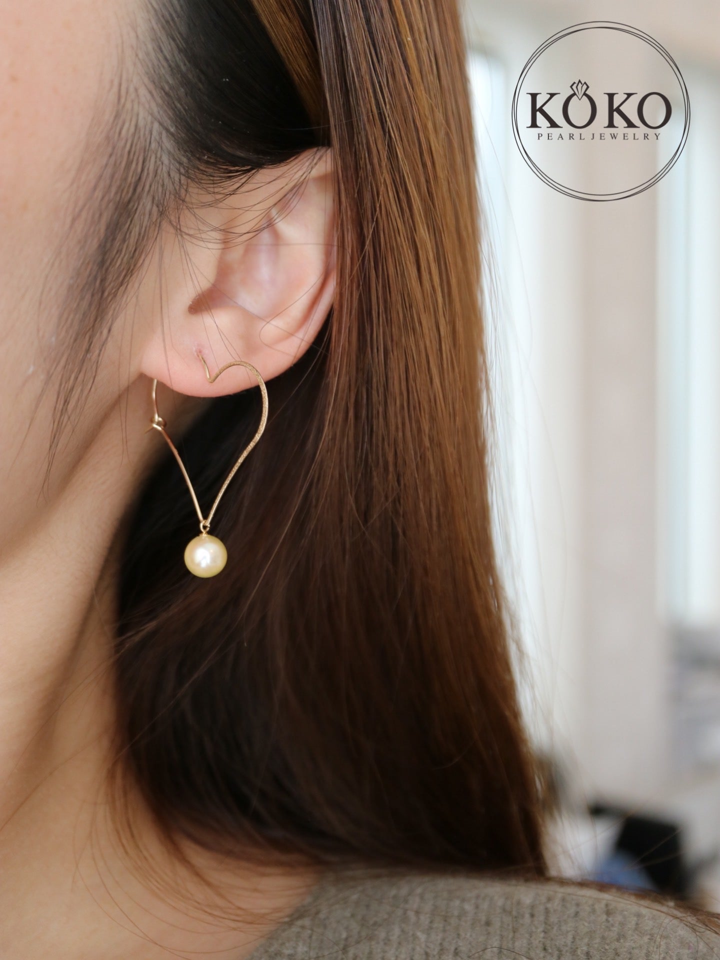 Natural Cream Golden Akoya Pearl Heart Shaped Hoop Earrings 10K Gold - KOKOPEARLJEWELRY - 1
