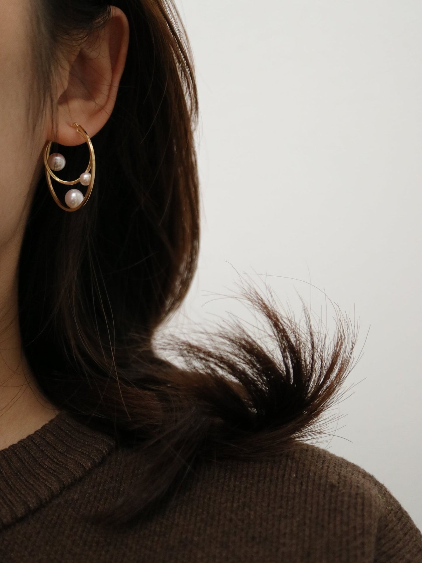 4.5 - 6.5mm Akoya Pearl Little Galaxy Hoop Earrings 18K Yellow Gold - KOKOPEARLJEWELRY - 1
