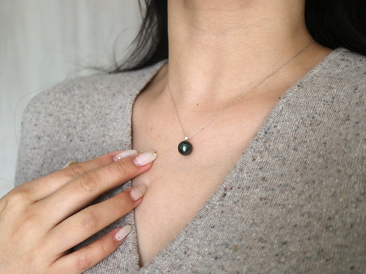 10mm Tahitian Pearl Pendant Necklace with Diamond – 18K White Gold