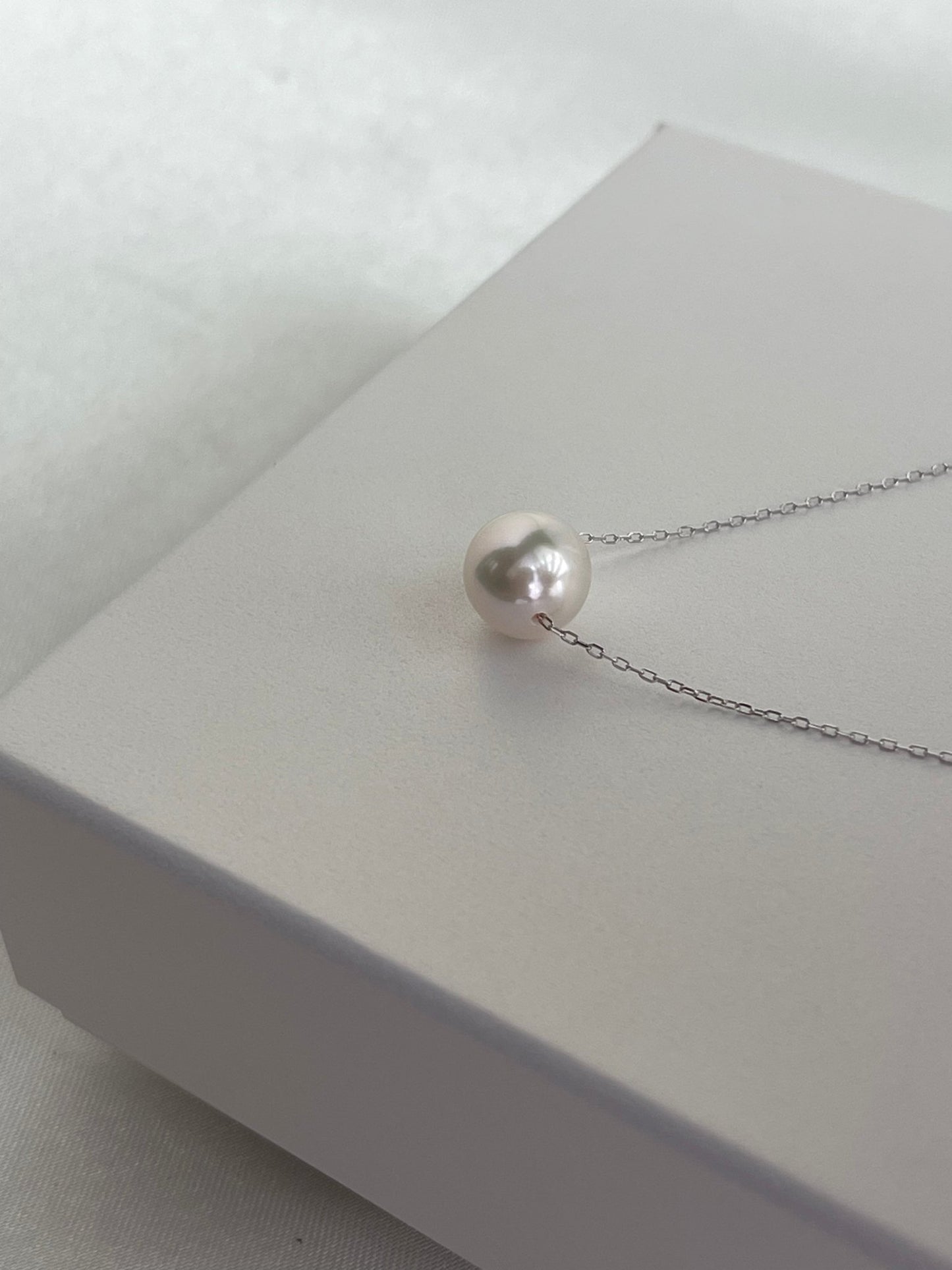 8.5 - 9mm Akoya Pearl Floating Pendant Necklace – 10K White Gold Chain - KOKOPEARLJEWELRY - 10