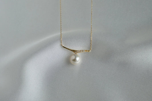 7.5mm Akoya Pearl Mermaid Tail Pendant Necklace - KOKOPEARLJEWELRY - 1