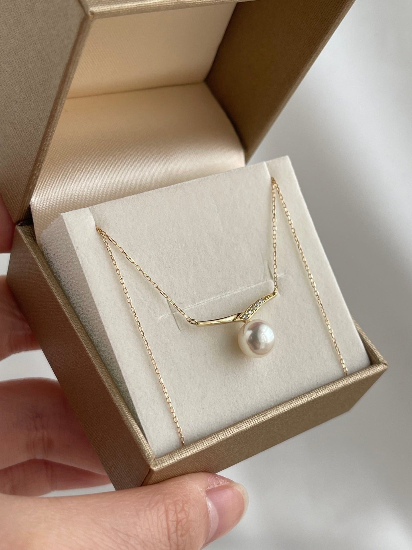 7.5mm Akoya Pearl Mermaid Tail Pendant Necklace - KOKOPEARLJEWELRY - 9