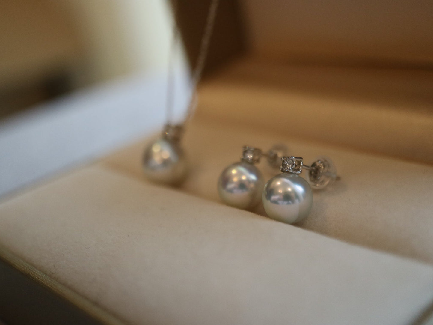 7.5mm Natural Silver Gray Akoya Pearl Diamond Stud Earrings 18K White Gold - KOKOPEARLJEWELRY - 4