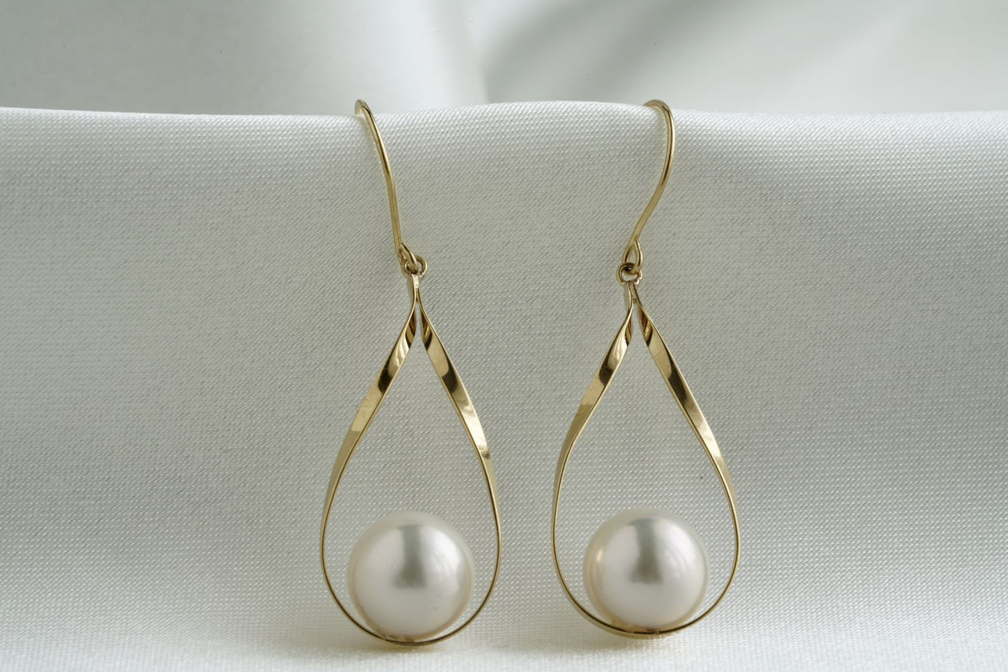 7.5mm Akoya Pearl Teardrop Hook Earrings 18K Yellow Gold - KOKOPEARLJEWELRY - 1