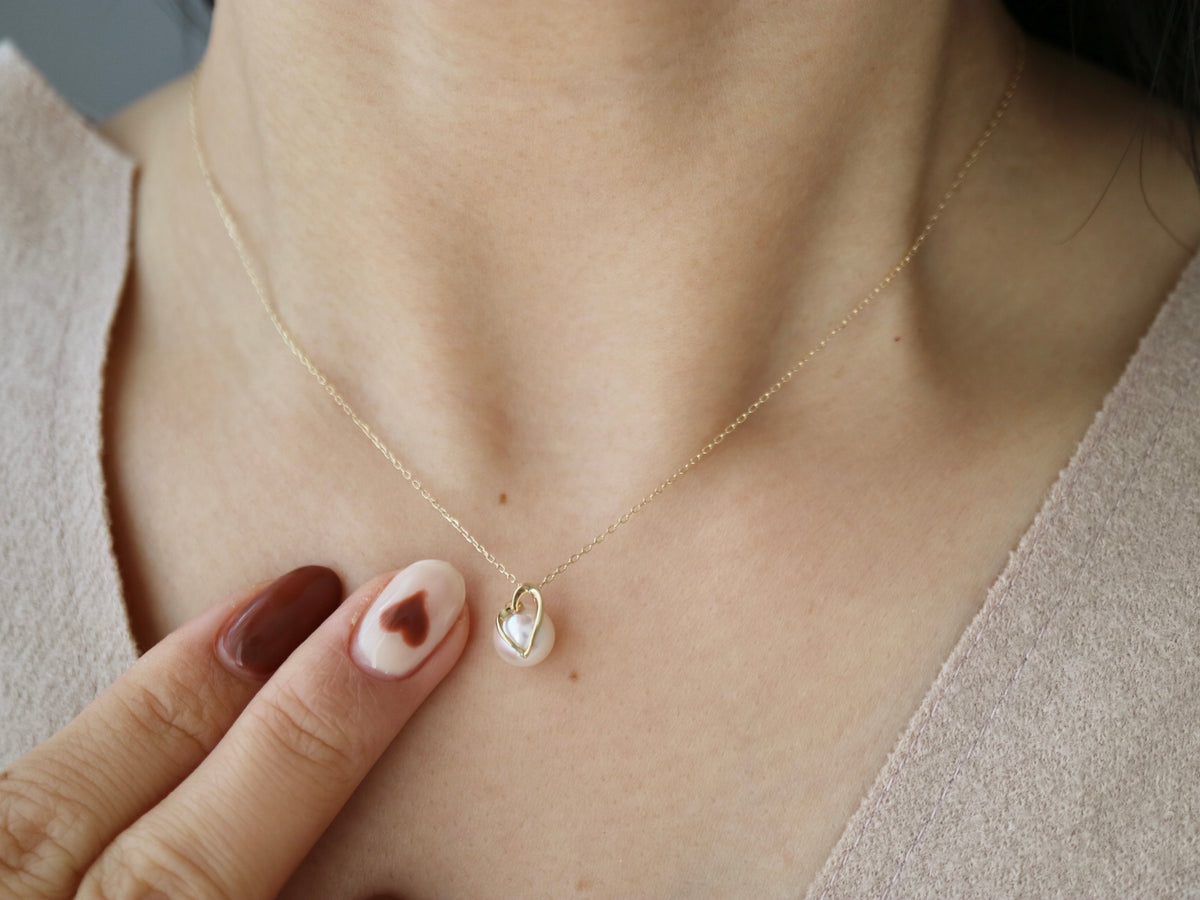 7.0mm Akoya Pearl Heart Shaped Pendant Necklace 10K Gold