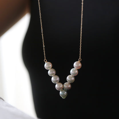 Natural Color Gradient Akoya Pearl V-Shaped Necklace 10K / 18K Gold