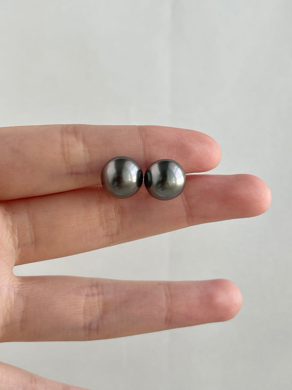 Pierced/Clip-On Type | 10mm Tahitian Pearl Stud Earrings K18YG SV
