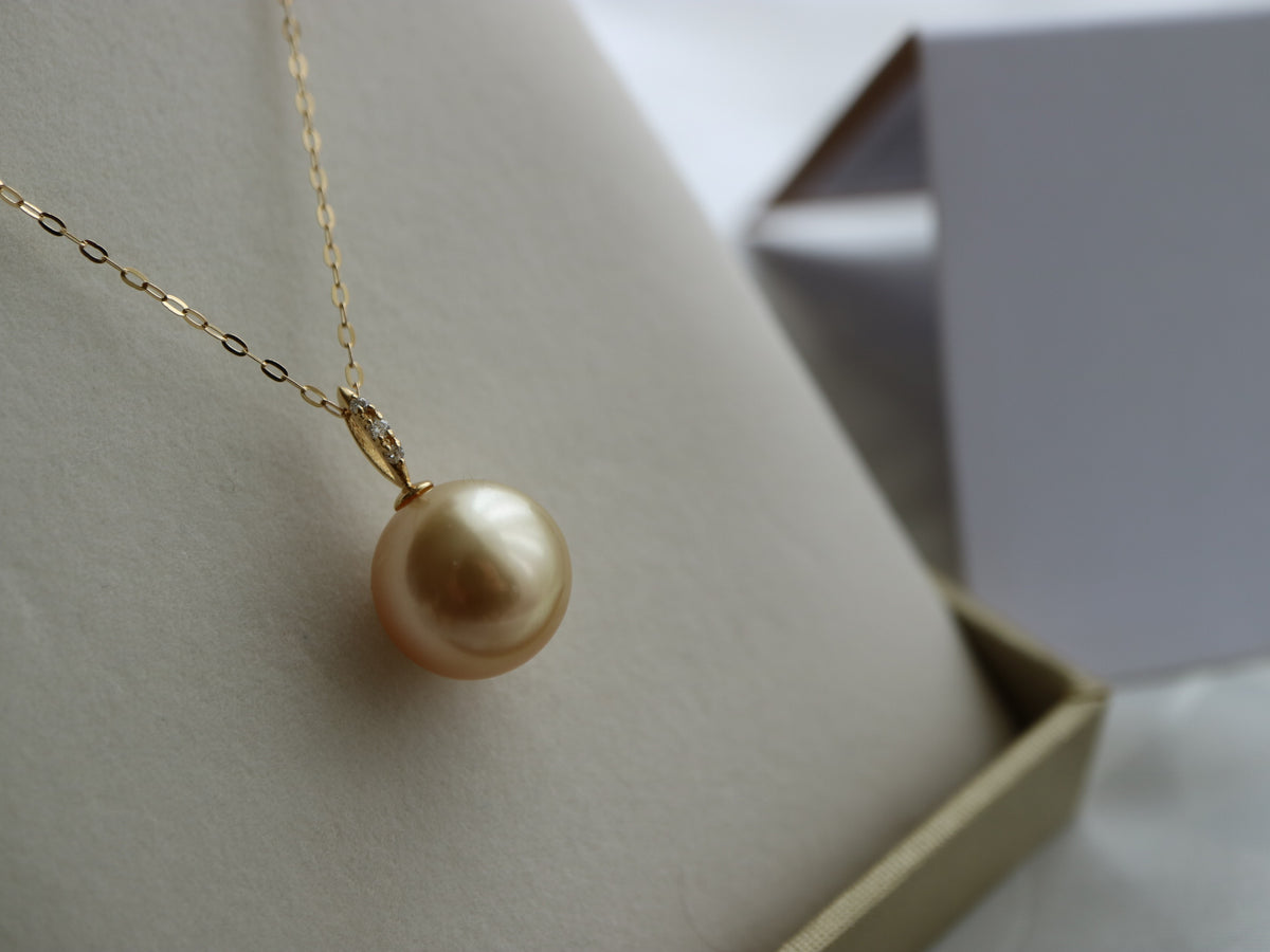 11 mm Golden South Sea Pearl Diamond Pendant Necklace – 18K White Gold