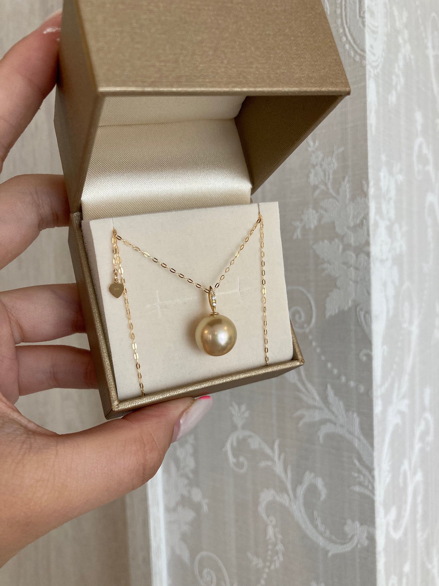 11 mm Golden South Sea Pearl Diamond Pendant Necklace – 18K White Gold