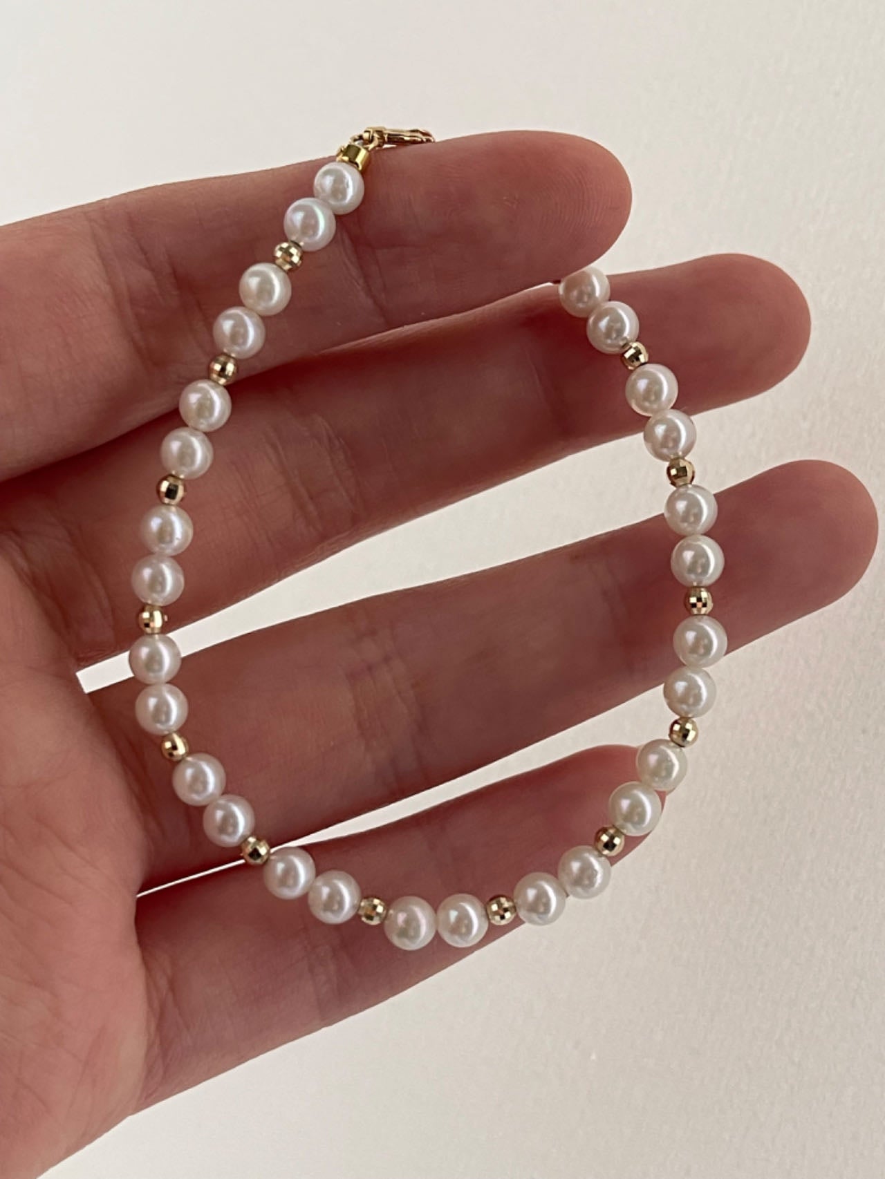 精緻 4.0–4.5mm Akoya 珍珠串珠手鍊，18K 黃金
