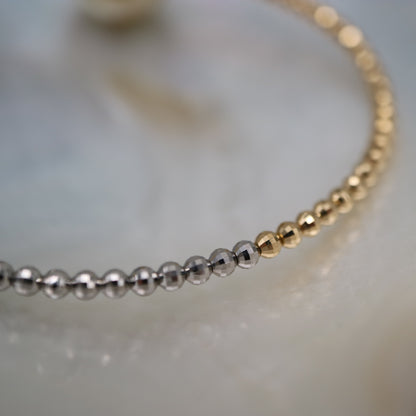 독특한 디자인 | 골든 사우스 씨 진주 & 타히티 진주 메모리 와이어 뱅글 18KYG & Pt900 비즈