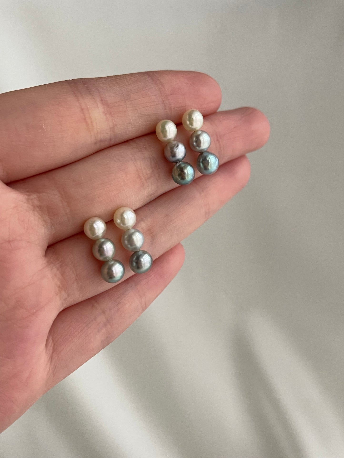Natural Silver Blue 5mm Akoya Pearl Bar Earrings 18K Yellow Gold