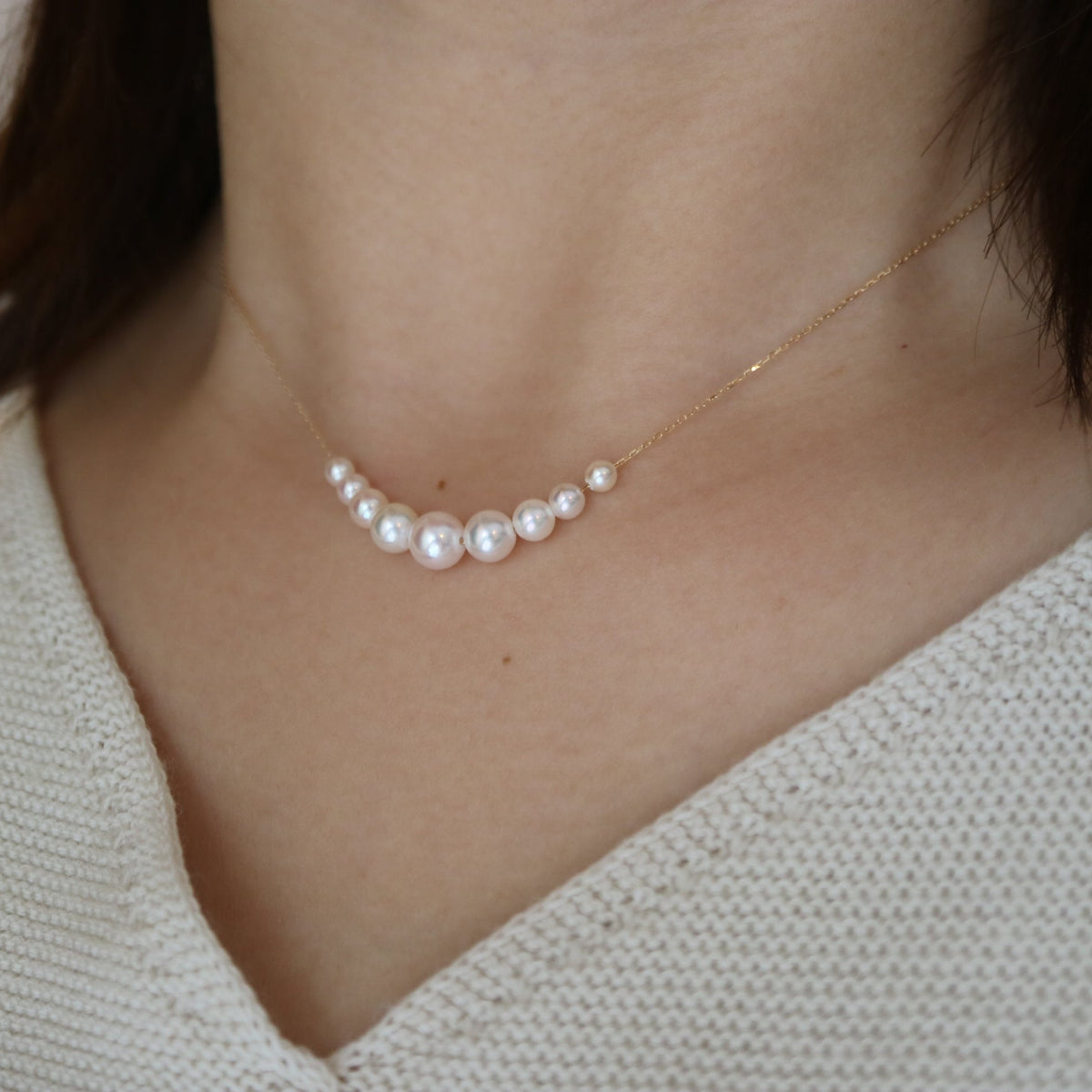 2.5-6.0mm Gradient Sized Akoya Pearl Smile Floating Pendant Necklace 18K Yellow Gold