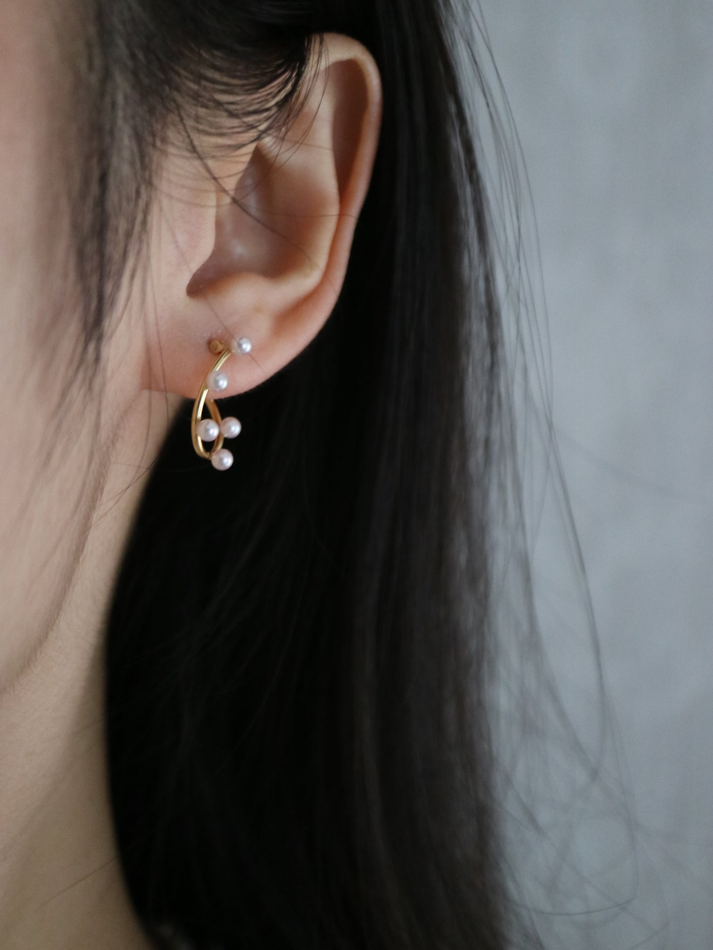 Rare Size 2.5mm Akoya Pearl Curved Hoop Earrings 18K Yellow Gold