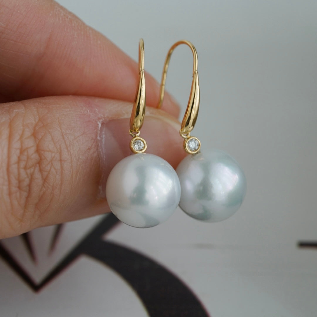 10mm White South Sea Pearl Diamond Hook Earrings K18YG