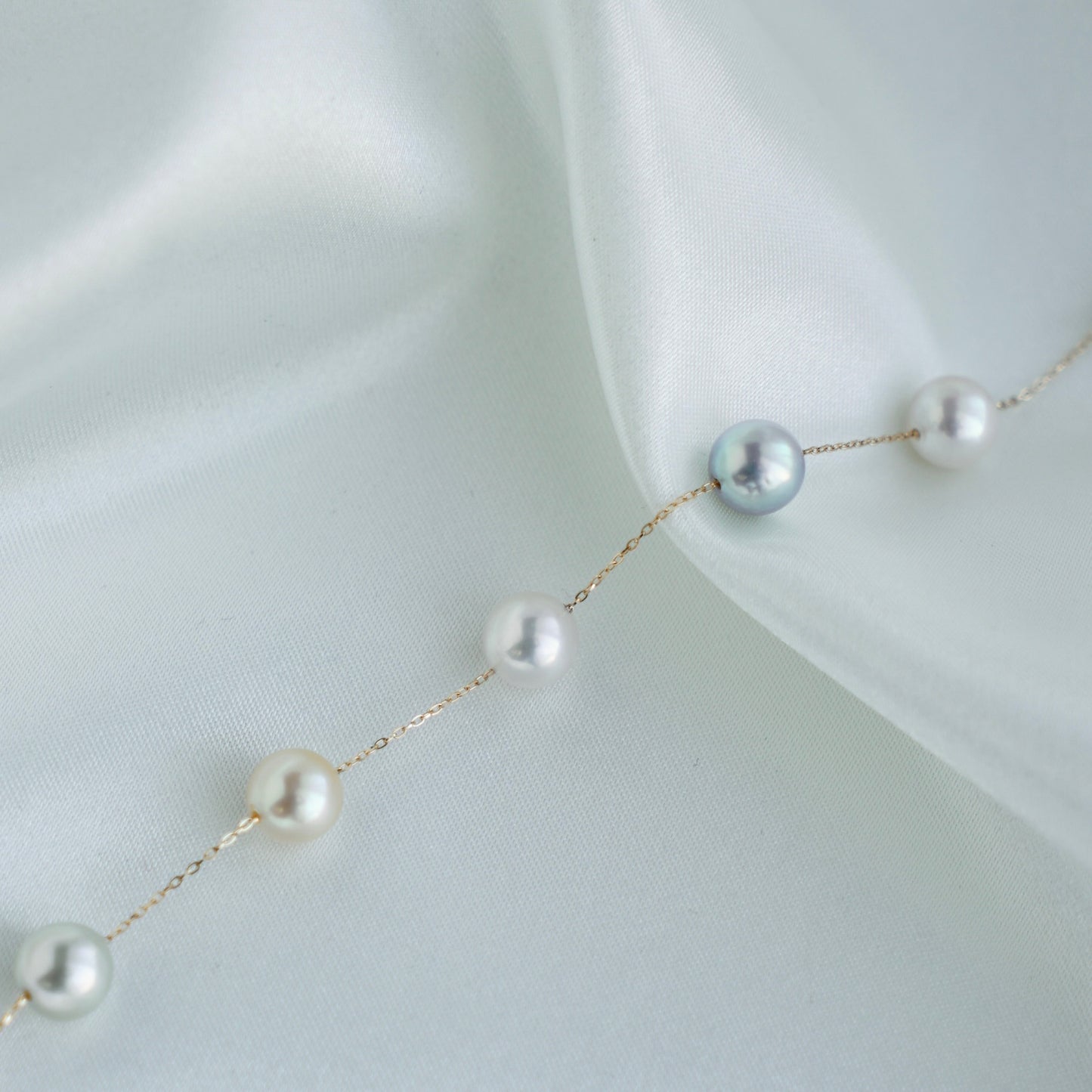 Rainbow Color 7.5mm Akoya Pearl Station Bracelet 18K Gold