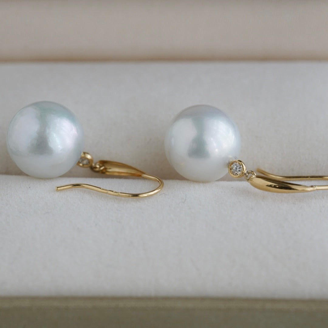 10mm White South Sea Pearl Diamond Hook Earrings K18YG