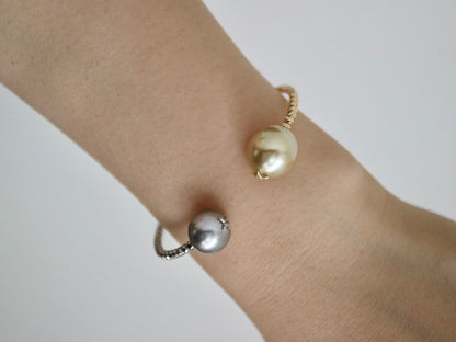 독특한 디자인 | 골든 사우스 씨 진주 & 타히티 진주 메모리 와이어 뱅글 18KYG & Pt900 비즈