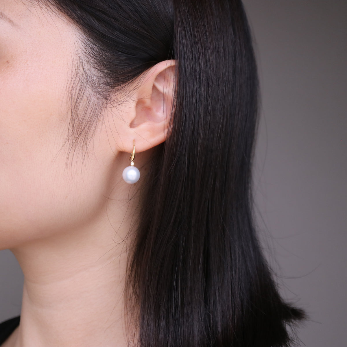 10mm White South Sea Pearl Diamond Hook Earrings K18YG