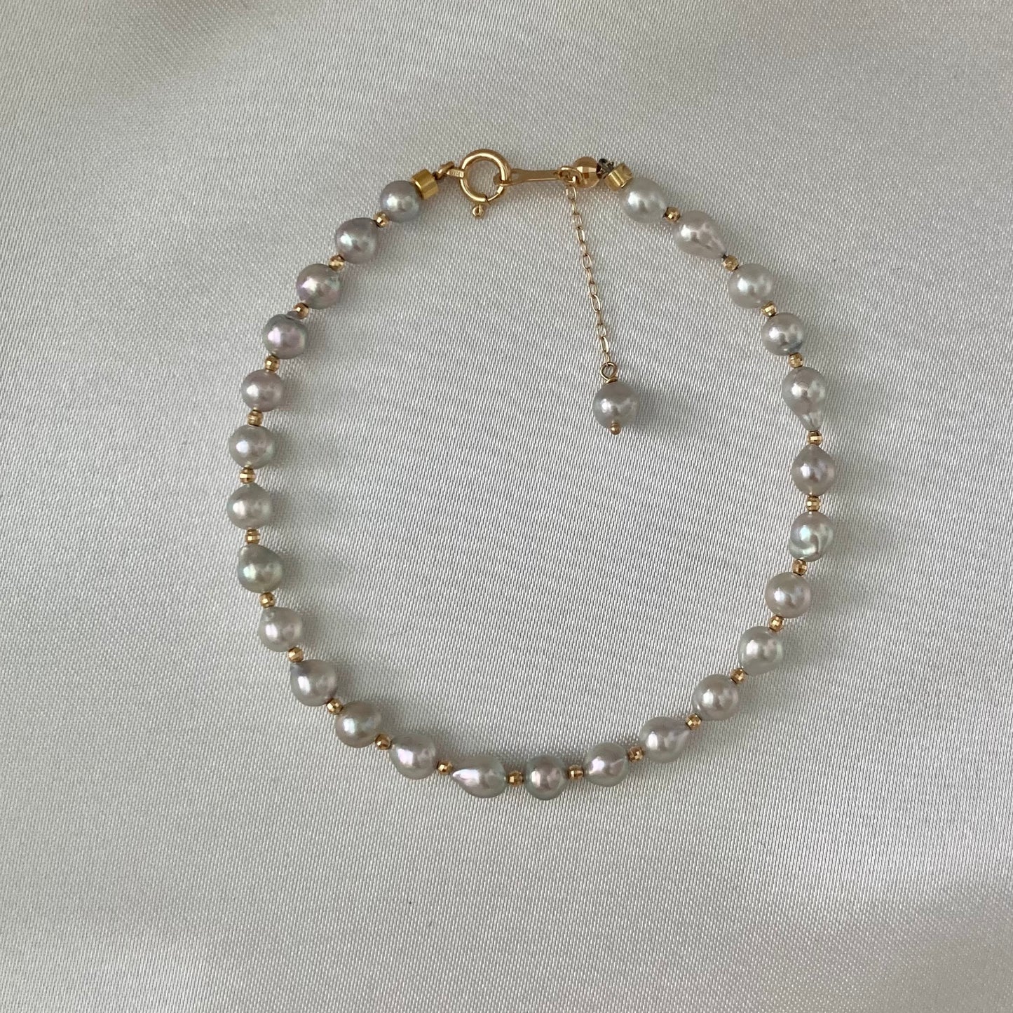 내추럴 실버 블루 바로크 아코야 진주 비드 팔찌 K18YG