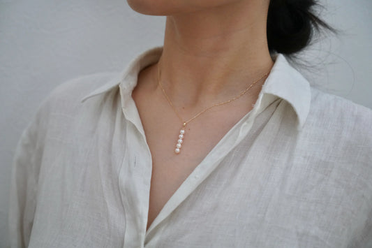 قلادة بار من اللؤلؤ أكويا 4.5 مم من الذهب الأصفر عيار 10 قيراط