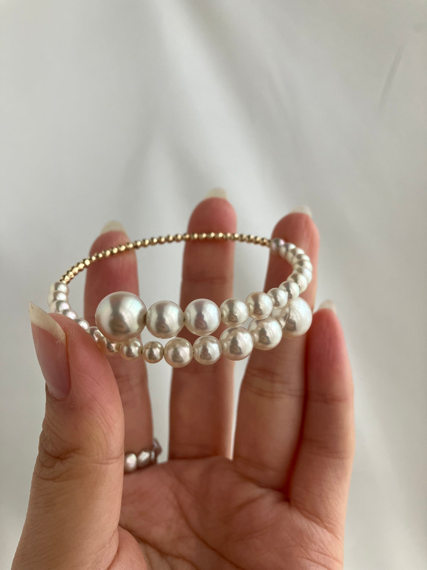 Gradient Size Akoya Pearl 10K/18K Gold Beads Flexible Memory Wire Bangle