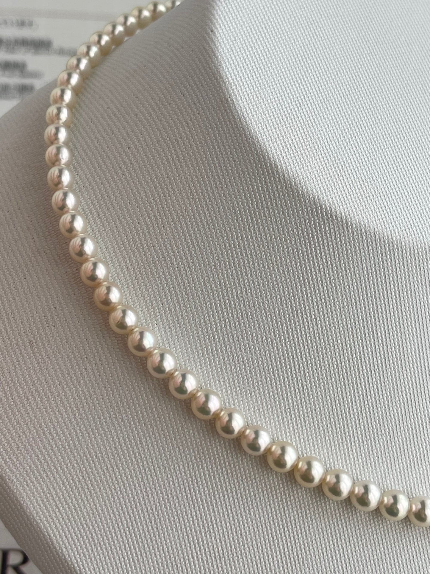 Top Class 4.5-5mm Akoya Pearl Strand Necklace with Aurora Akoya Queen Certificate Certified by Pearl Science Laboratory 18K Gold Chain