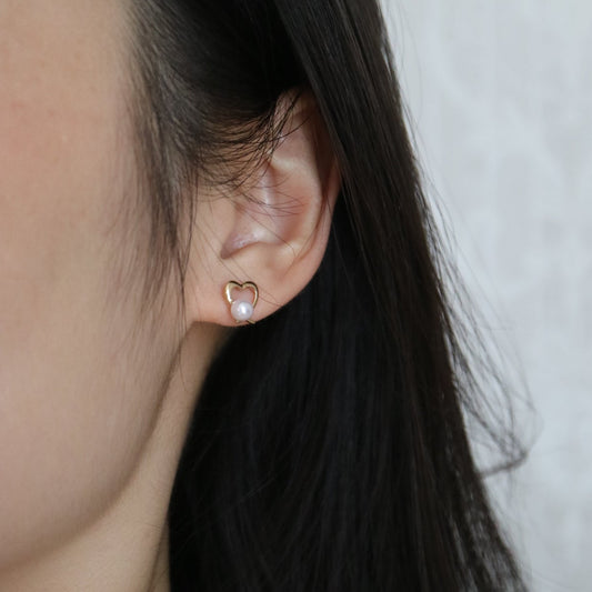 4mm Akoya Pearl Little Heart Stud Earrings 10K Yellow Gold - KOKOPEARLJEWELRY - 1