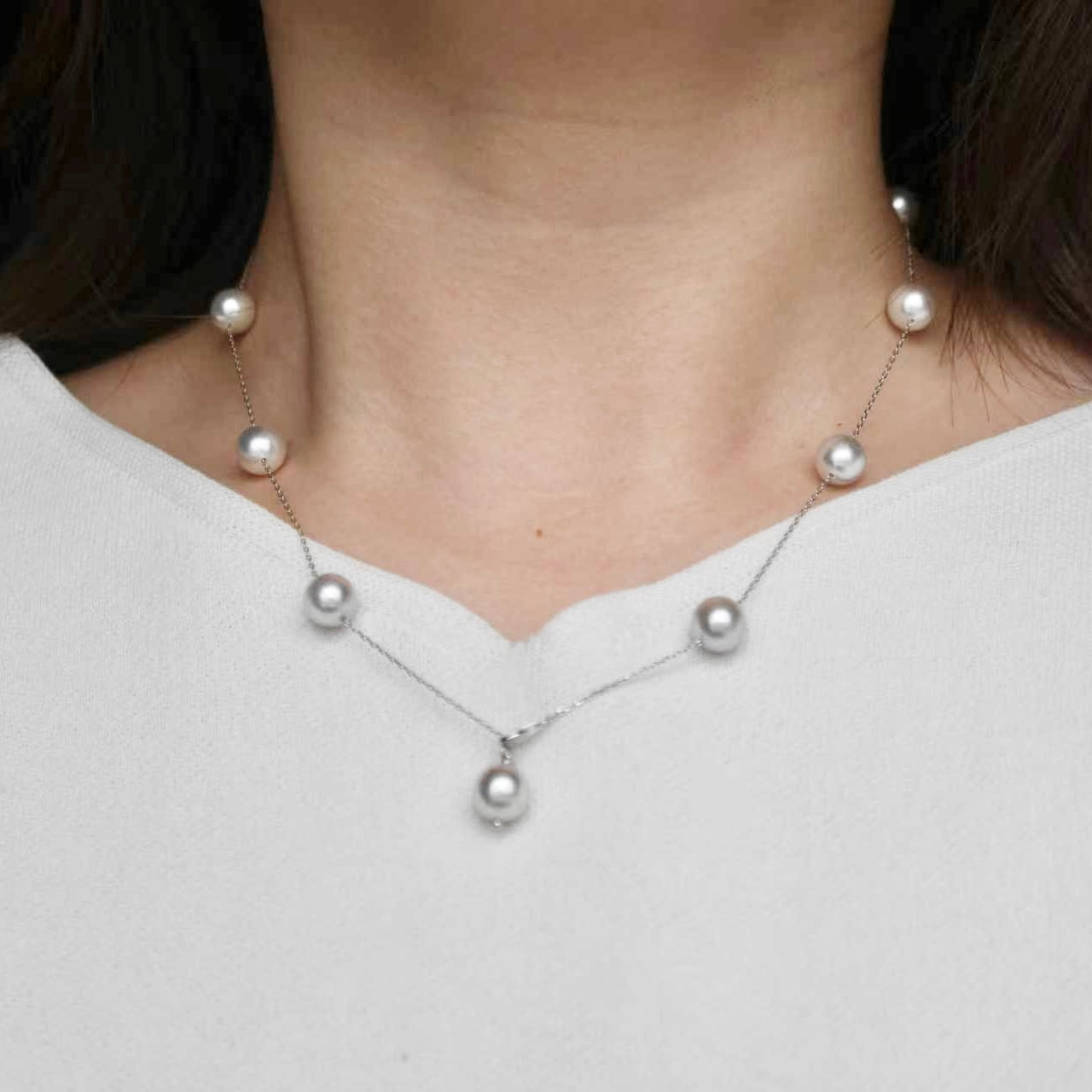 8mm Natural Silver Gray Akoya Pearl Station Necklace K18WG