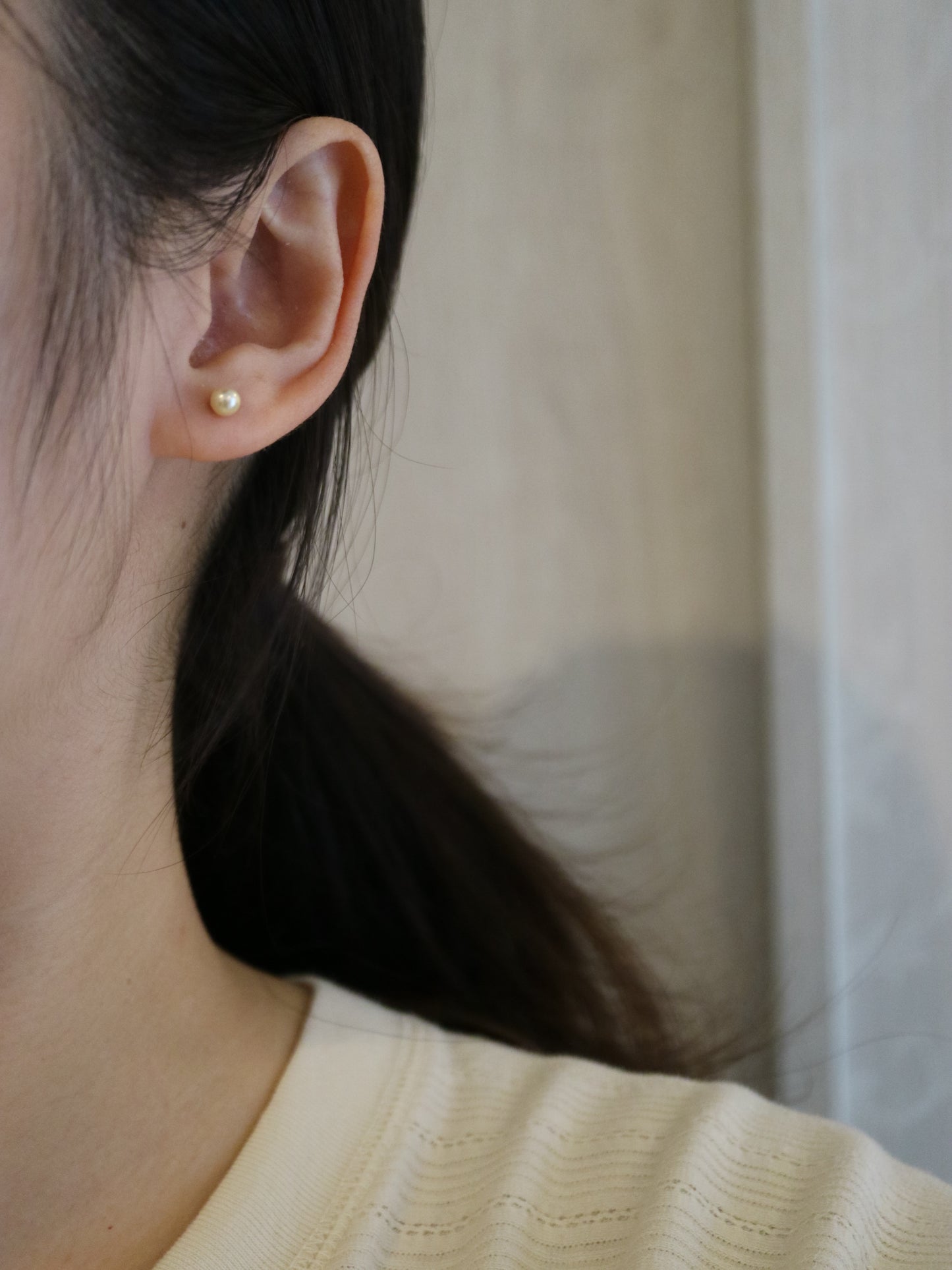 希少サイズ 4mm クリーム ゴールデン アコヤ パール スタッド イヤリング 18K イエロー ゴールド