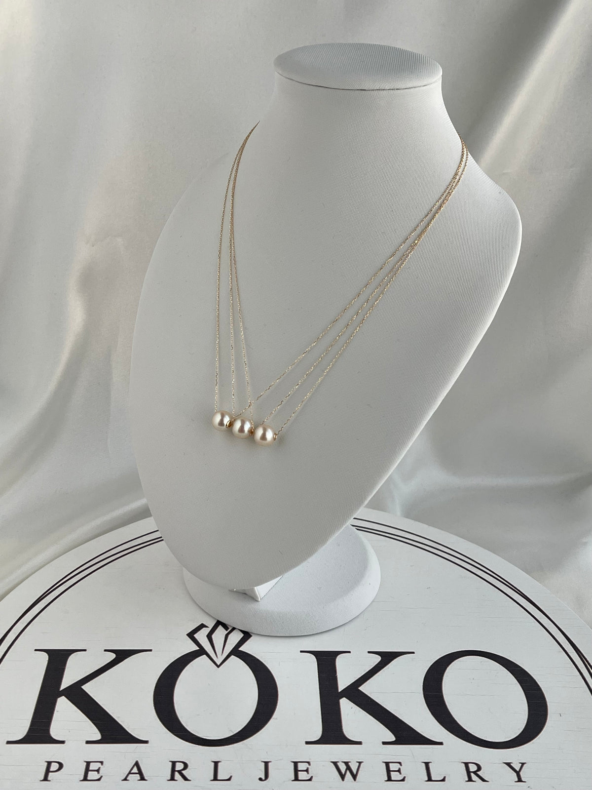 Rare Size Cream Golden 9.0mm Akoya Pearl Floating Pendant Necklace 18K Yellow Gold