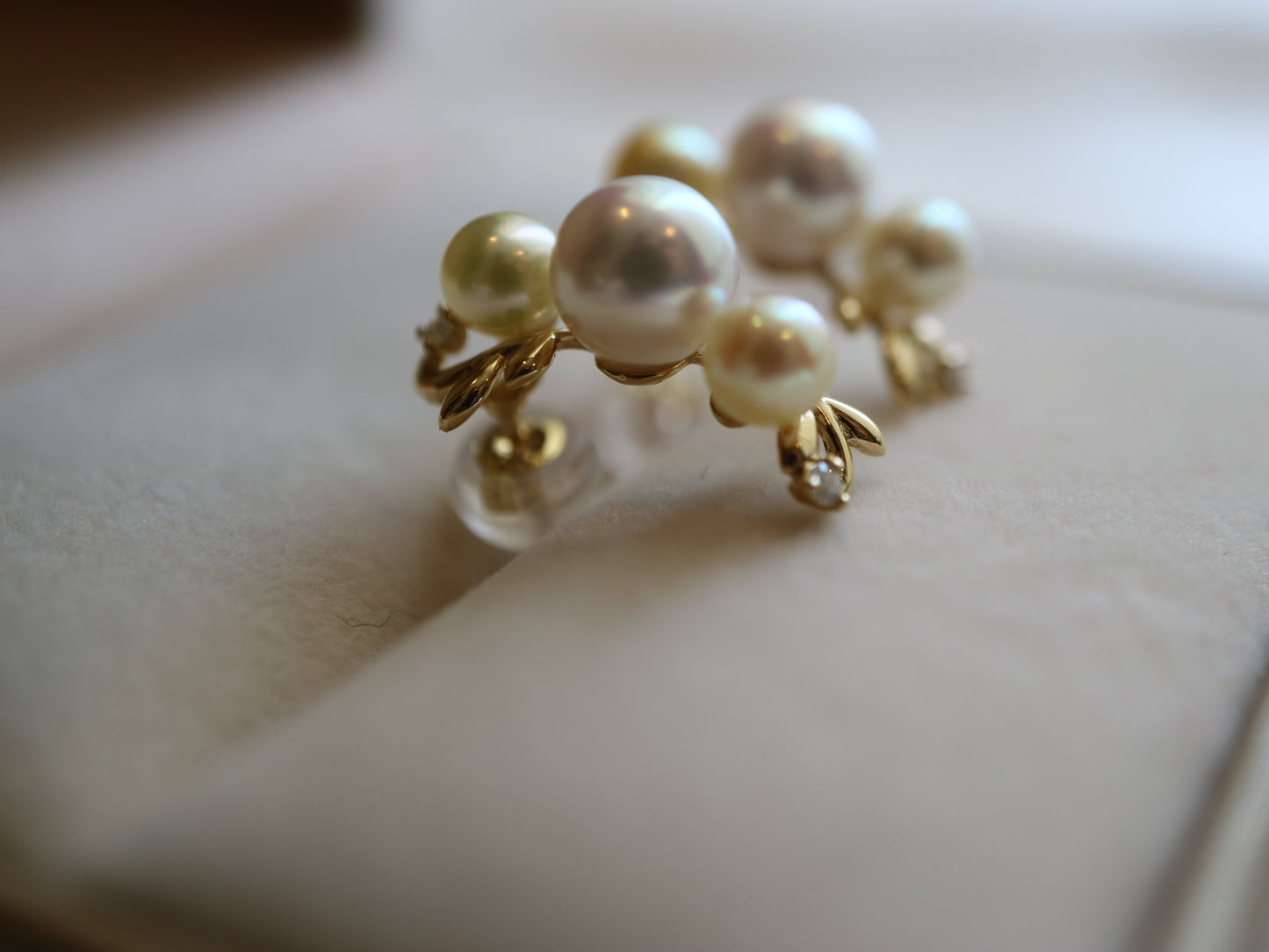 Leaf Design 4.0+5.5mm Double Color Akoya Pearl Diamond Stud Earrings 18K Yellow Gold