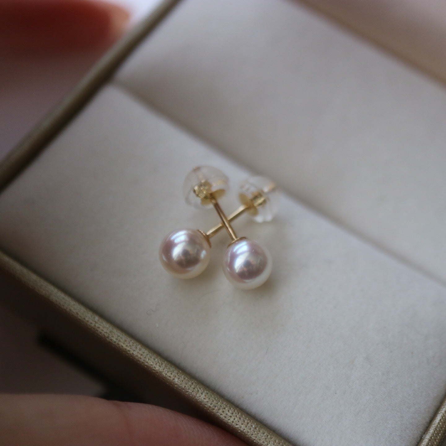 5.0mm 5.5mm Akoya Pearl Stud Earrings 18K Yellow Gold