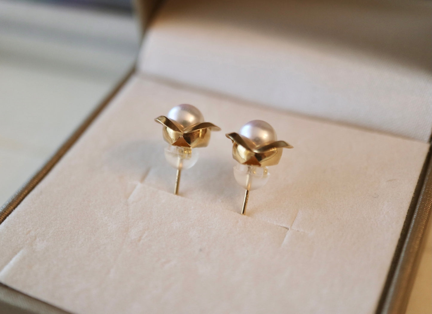 6.5mm アコヤ真珠 ローズバッド スタッド イヤリング 18K イエローゴールド