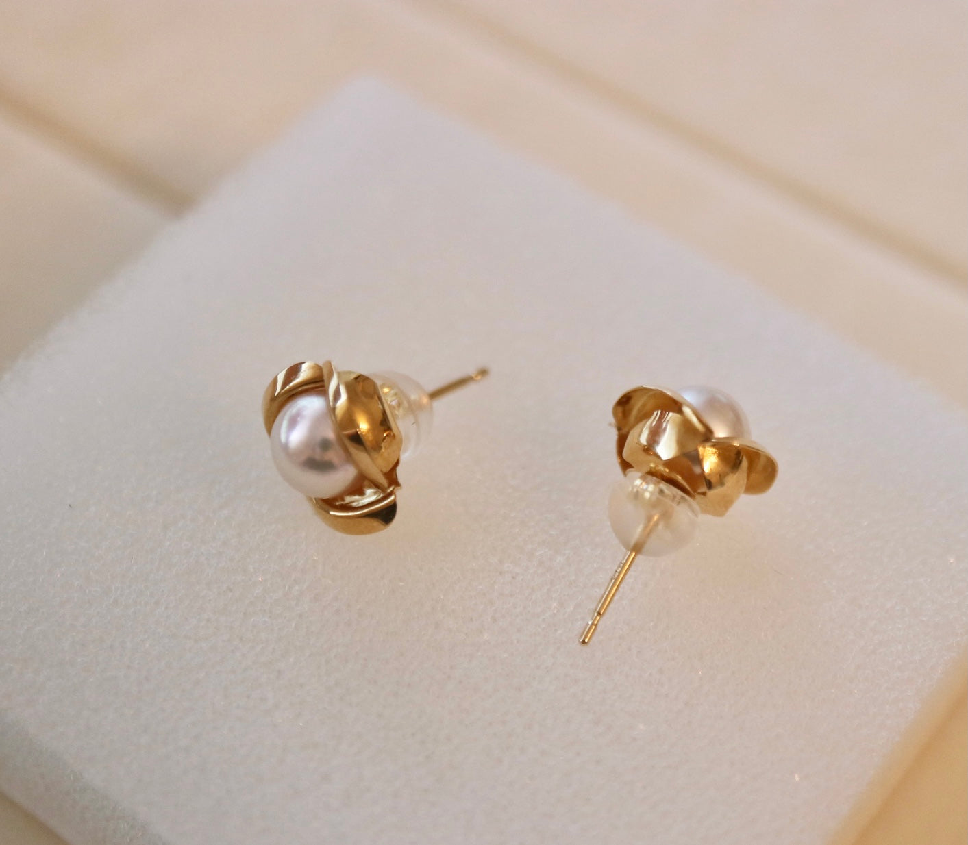 6.5mm アコヤ真珠 ローズバッド スタッド イヤリング 18K イエローゴールド